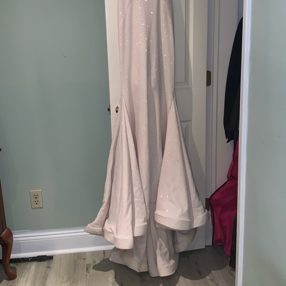 #55187 Jovani White Size 4 Gown - Prom/Pagaent - Picture 11 of 16